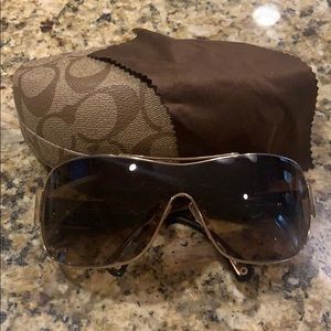 COACH sunglasses w/original case and dust cloth